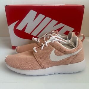 Women's Nike Roshe One Run Coral Stardust Pink White 844994-603 Sz 9